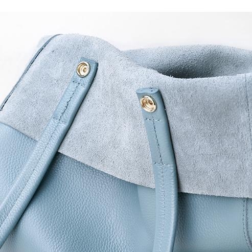 Comprar un bolso tote de cuero suave horizontal azul claro